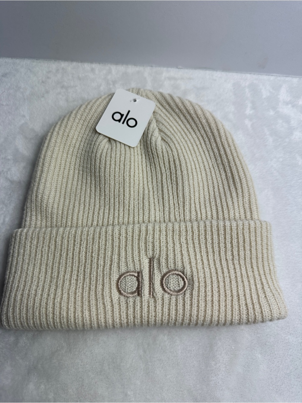 Alo Beanie Hat cream color new w tags